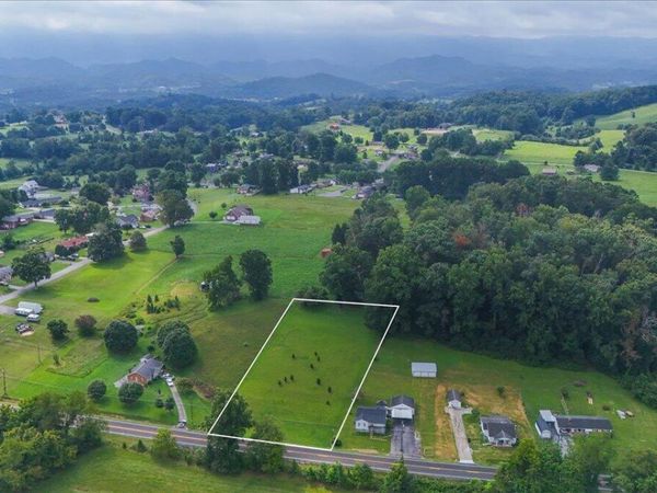 3001 Weaver Pike, Bristol, TN 37620