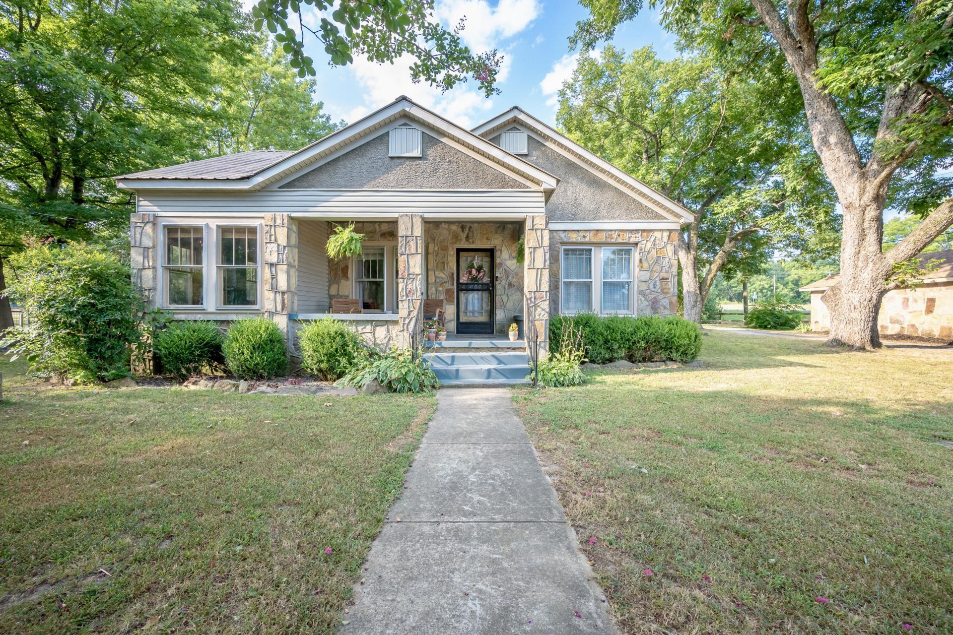 20 Moore Avenue, Batesville, AR 72501 Main Photo
