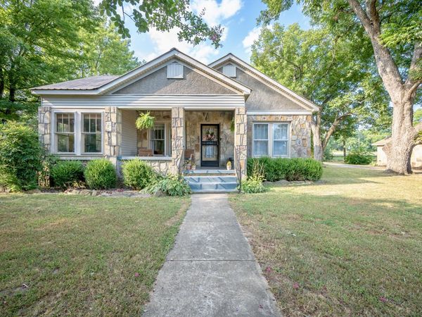 20 Moore Avenue, Batesville, AR 72501