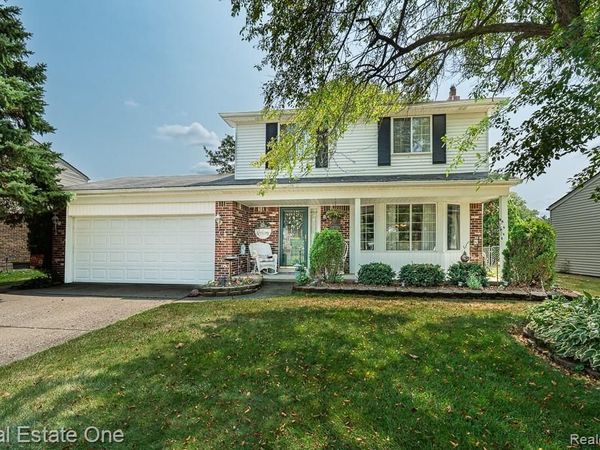 13758 Charrington Drive, Sterling Heights, Mi 48313