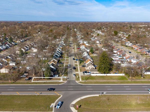 00 Telegraph , Dearborn Heights, Mi 48125