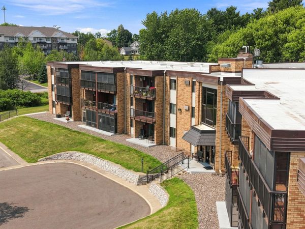 2700 Oxford Street N, Unit 116, Roseville, MN 55113