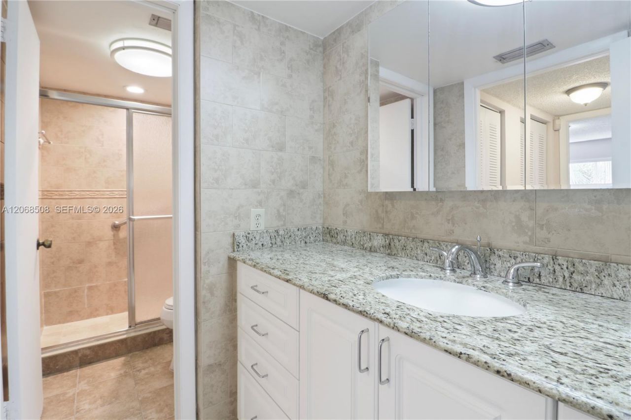 2690 SW 22nd Ave, Unit 301, Miami, FL 33133 Photo