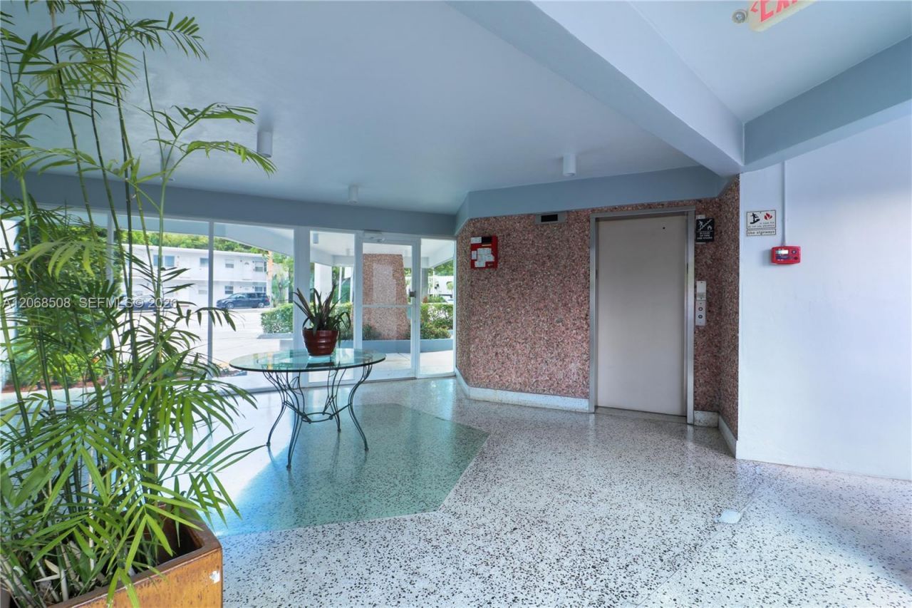 2690 SW 22nd Ave, Unit 301, Miami, FL 33133 Photo
