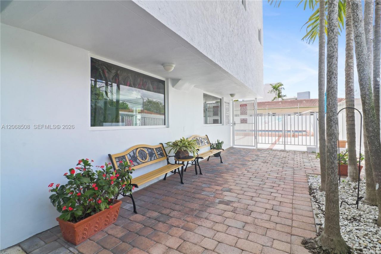 2690 SW 22nd Ave, Unit 301, Miami, FL 33133 Photo