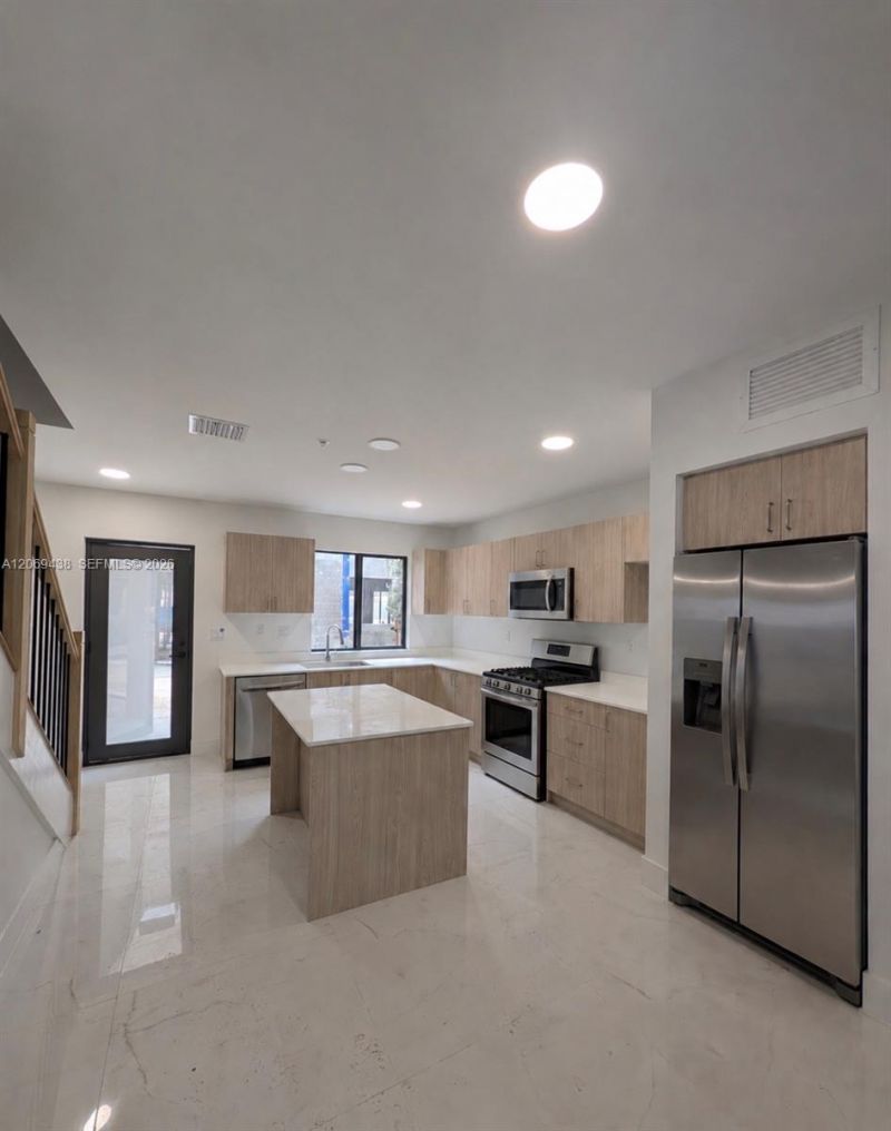 7462 W 4th Ave, Unit 108, Hialeah, FL 33014 Photo
