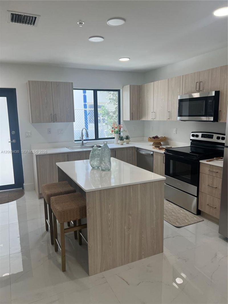 7462 W 4th Ave, Unit 108, Hialeah, FL 33014 Photo