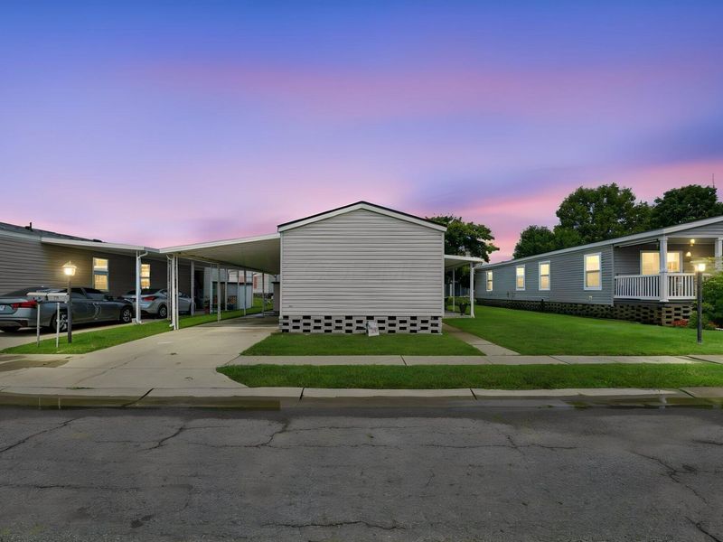 668 Royal Palm Court , Columbus, OH 43207 Photo 3
