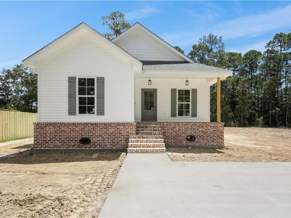 61052 N MILL Road, Lacombe, LA 70445