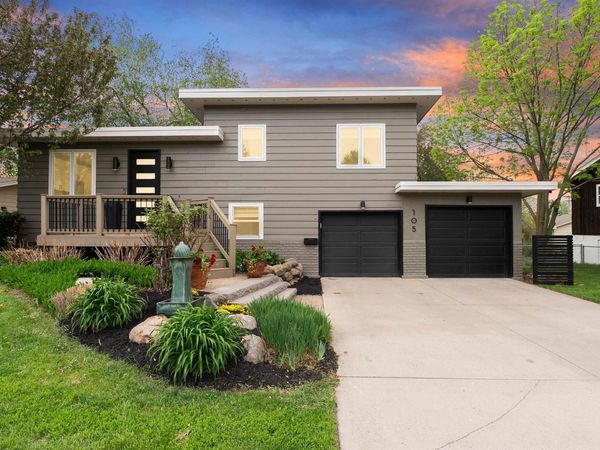 105 E 36TH St, Sioux Falls, SD 57105
