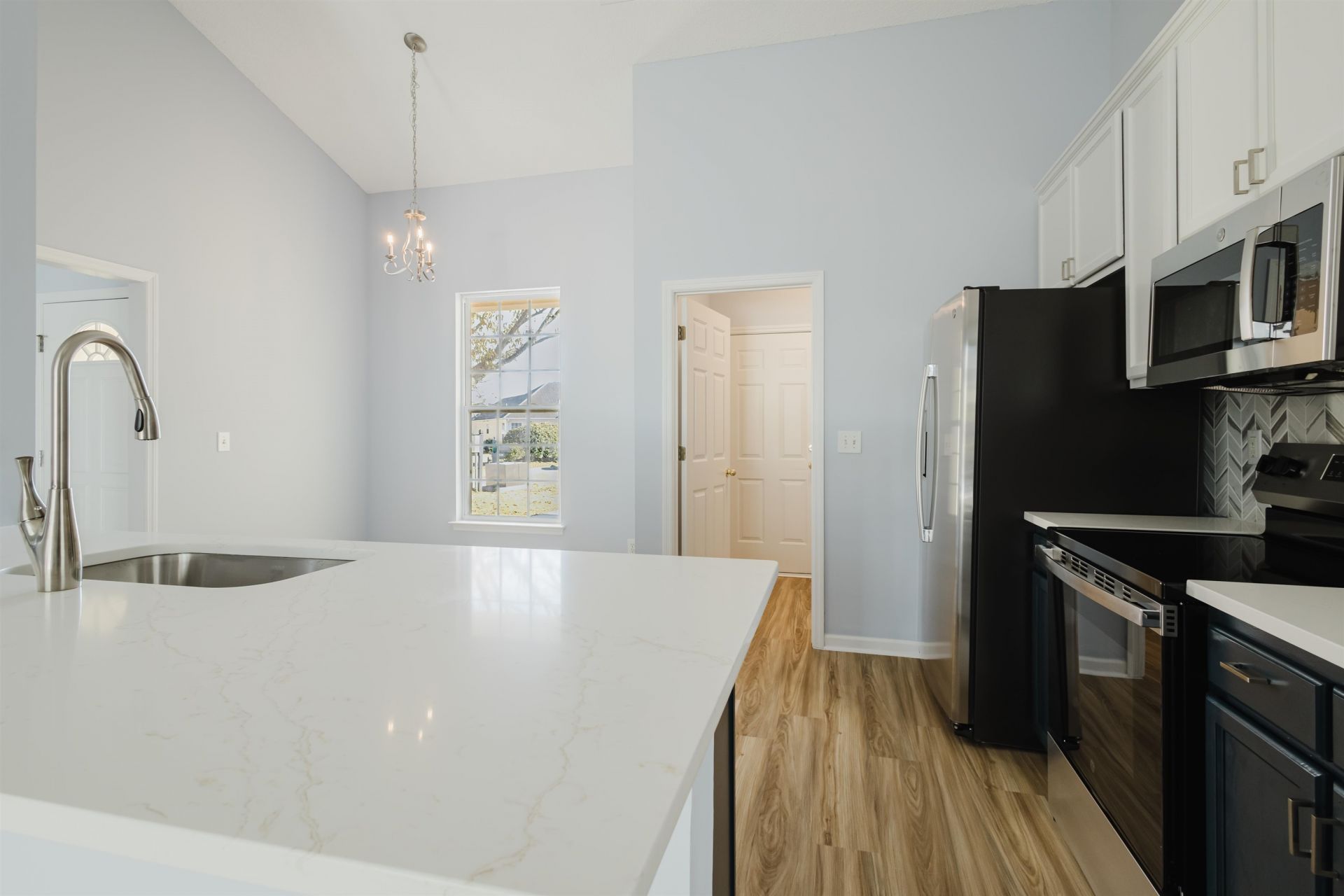 6011 Mossy Oaks Dr. Photo 17