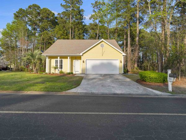 4533 Greenbriar Dr., Little River, SC 29566