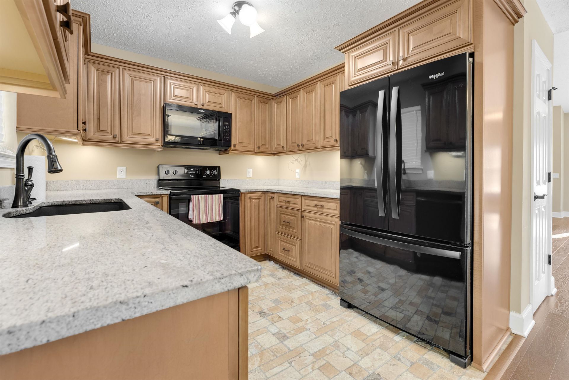 4533 Greenbriar Dr. Photo 12