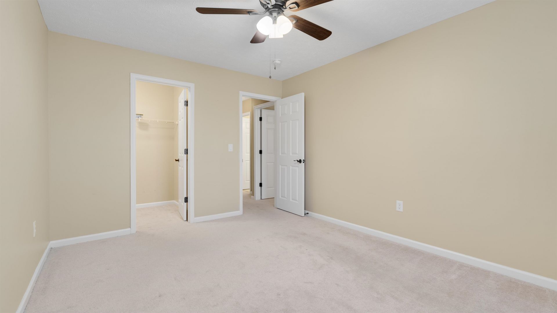 4533 Greenbriar Dr. Photo 26