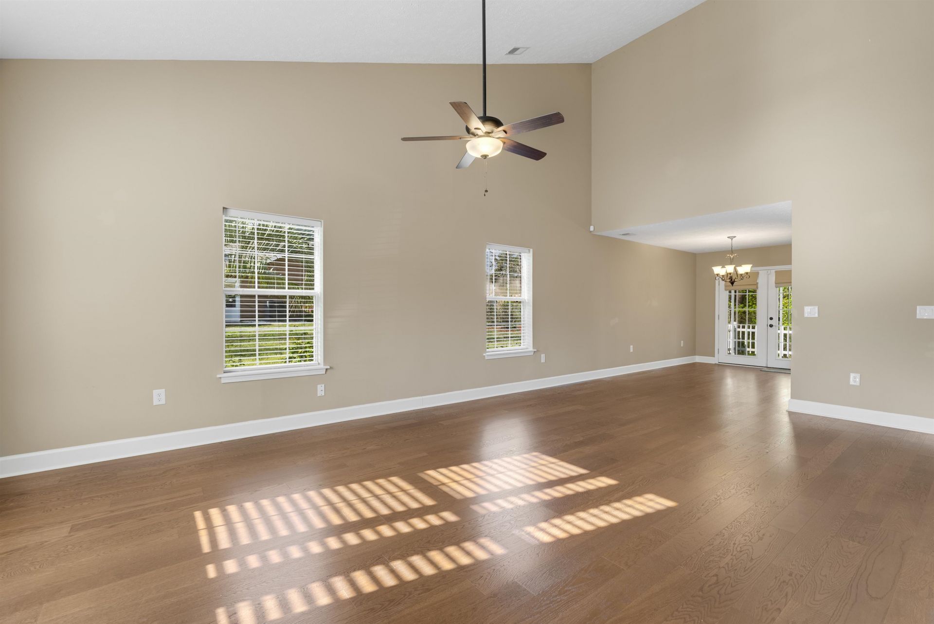 4533 Greenbriar Dr. Photo 5