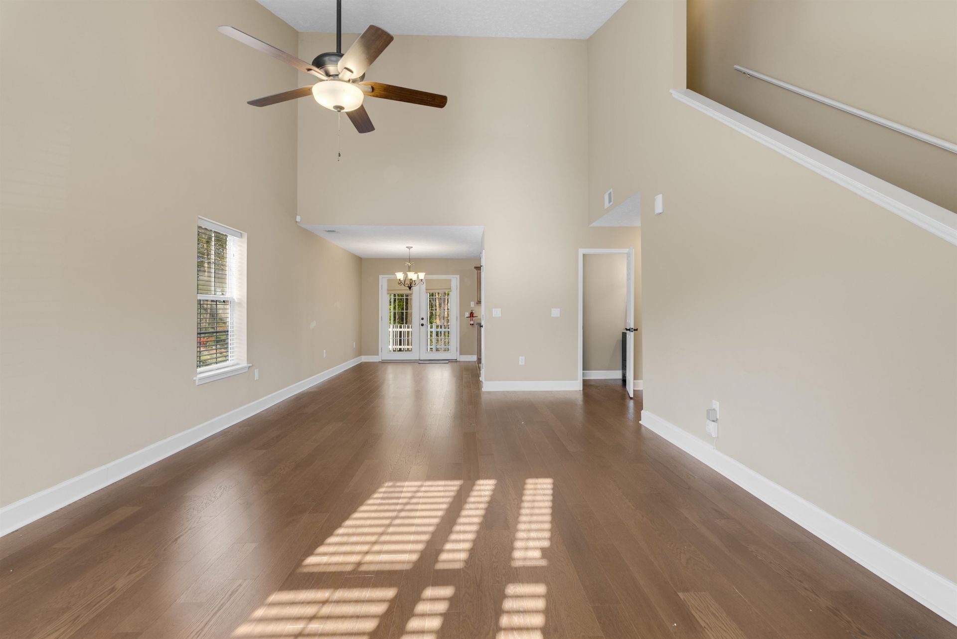 4533 Greenbriar Dr. Photo 7