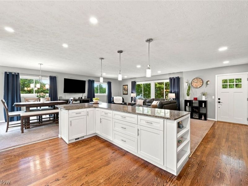18082 Kenston Lake Drive, Chagrin Falls, OH 44023 Photo 3