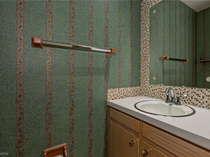 1987 Burlington Road, Akron, OH 44313 Photo 23