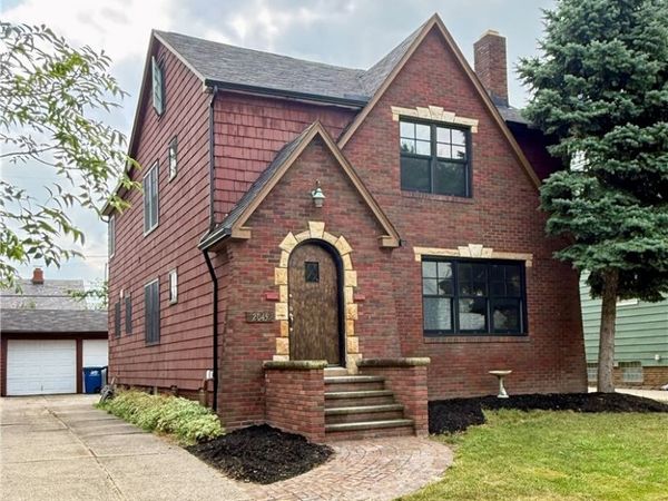 2045 Reveley Avenue, Lakewood, OH 44107