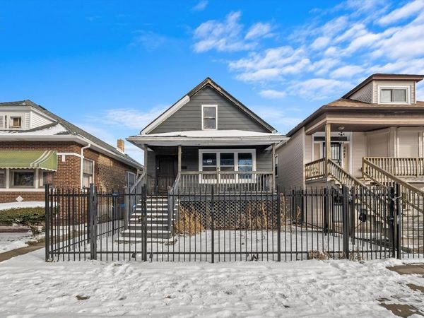 8545 S Saginaw Avenue, Chicago, IL 60617