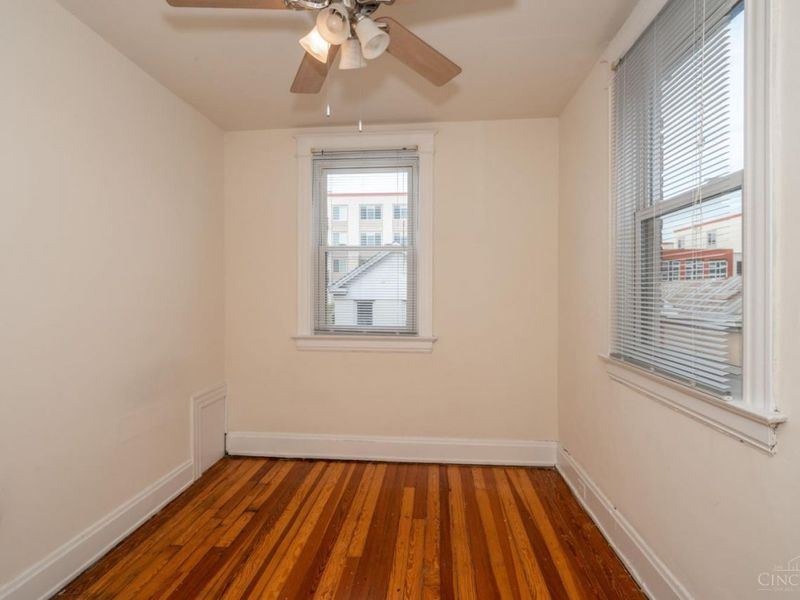 221 E Rochelle Street, Cincinnati, OH 45219 Photo 11