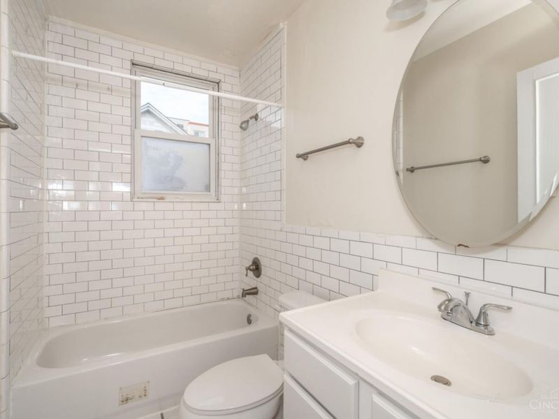 221 E Rochelle Street, Cincinnati, OH 45219 Photo 13