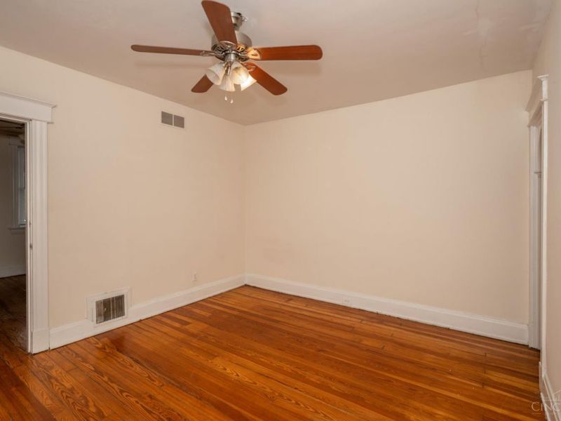 221 E Rochelle Street, Cincinnati, OH 45219 Photo 14