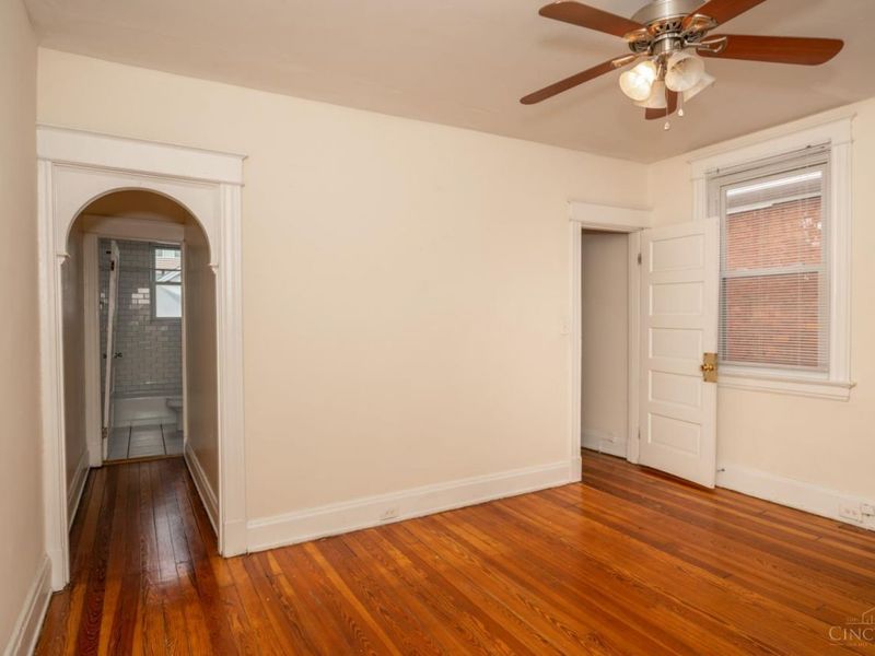 221 E Rochelle Street, Cincinnati, OH 45219 Photo 15