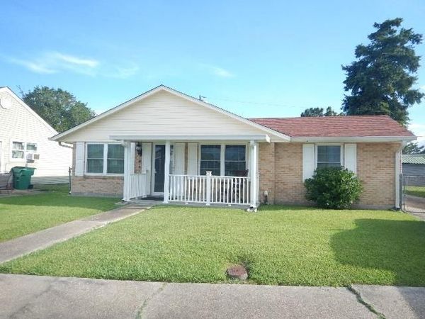 121 MILLIE Drive, Avondale, LA 70094