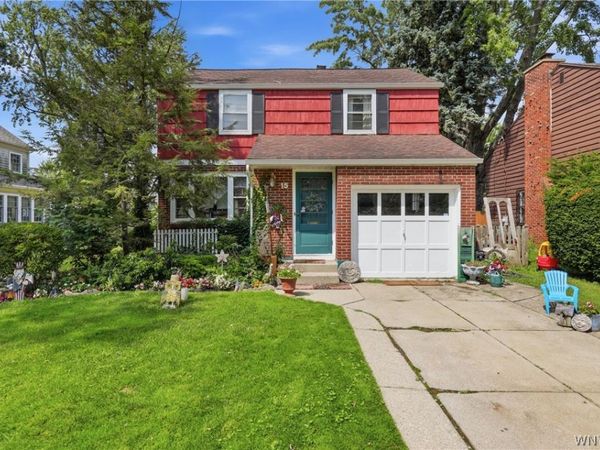 15 Colonial Drive , Buffalo, NY 14226
