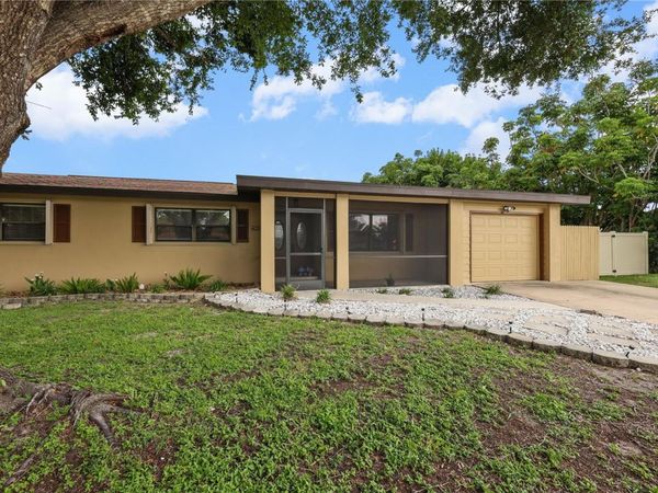 4029 COUNTRY CLUB BOULEVARD , CAPE CORAL, FL 33904