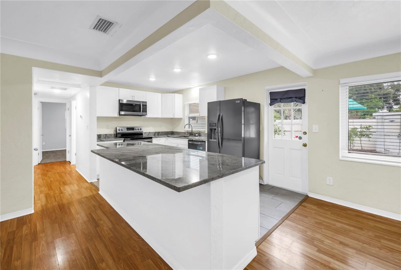 6195 28th Avenue N, Saint Petersburg, FL 33710 Photo