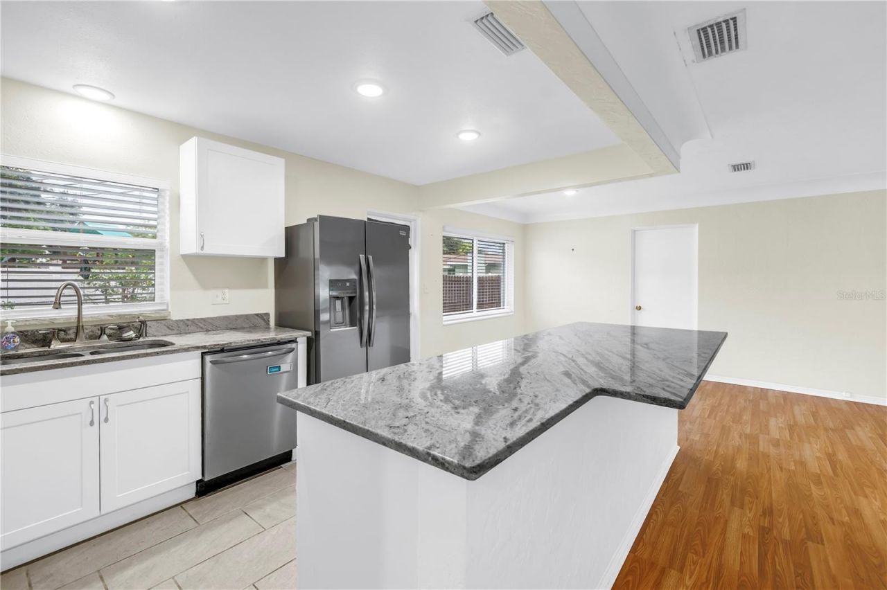 6195 28th Avenue N, Saint Petersburg, FL 33710 Photo