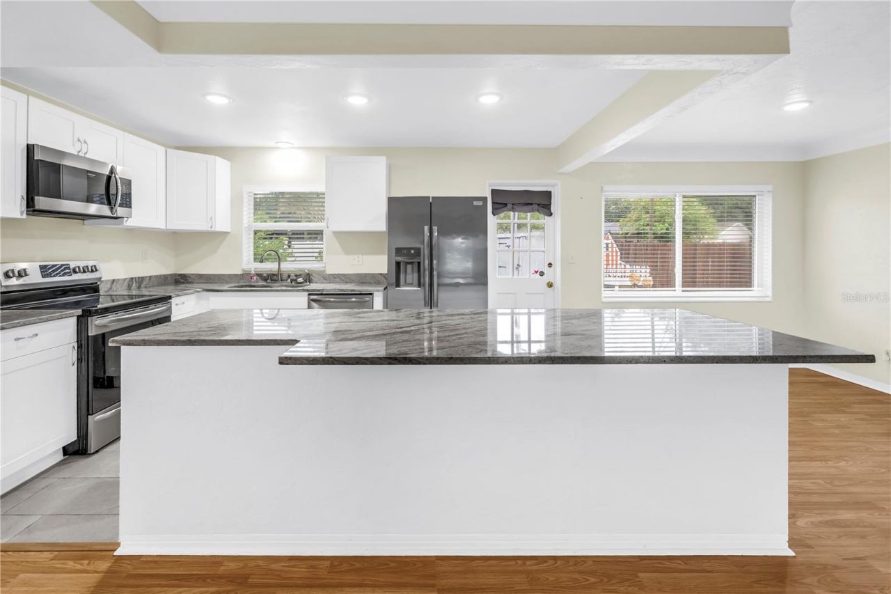 6195 28th Avenue N, Saint Petersburg, FL 33710 Photo