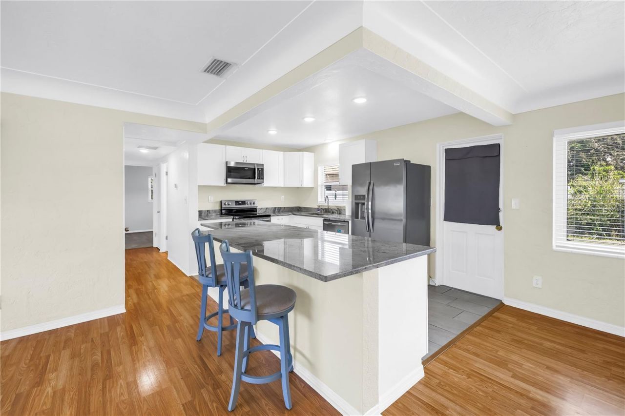 6195 28th Avenue N, Saint Petersburg, FL 33710 Photo