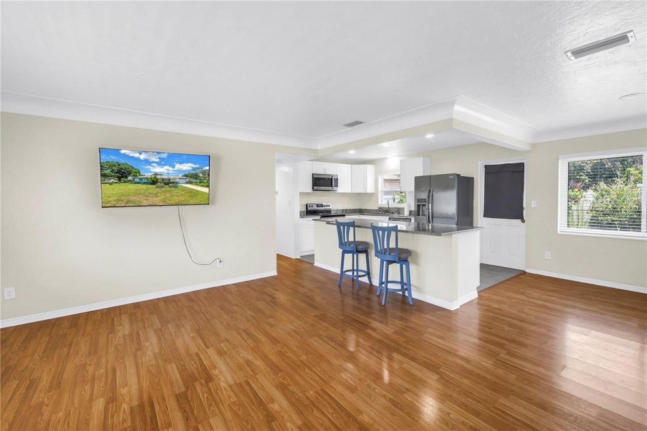6195 28th Avenue N, Saint Petersburg, FL 33710 Photo