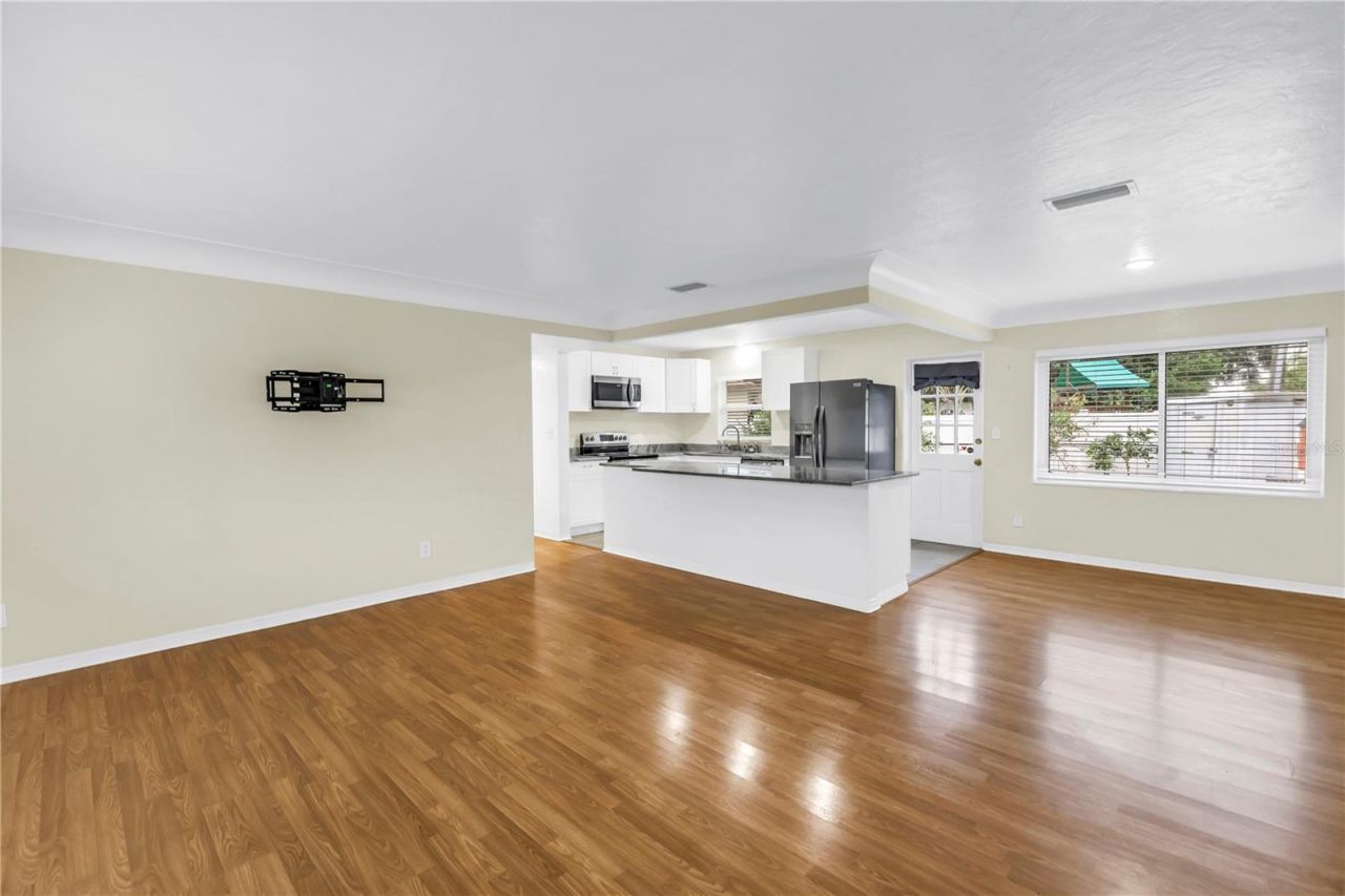 6195 28th Avenue N, Saint Petersburg, FL 33710 Photo