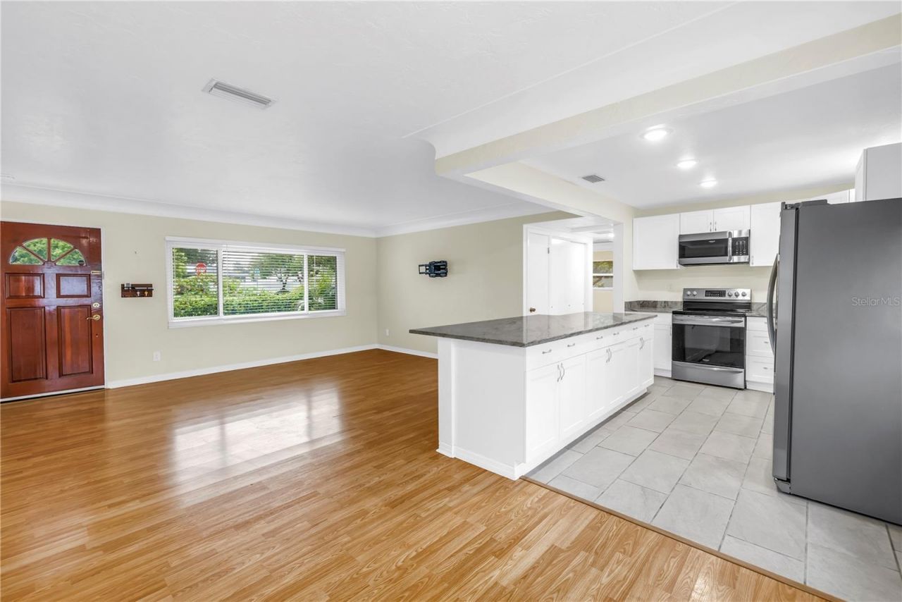 6195 28th Avenue N, Saint Petersburg, FL 33710 Photo