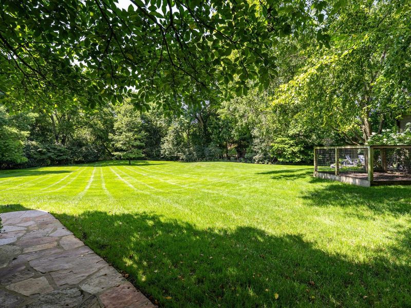 305 N Parkview Avenue , Columbus, OH 43209 Photo 23