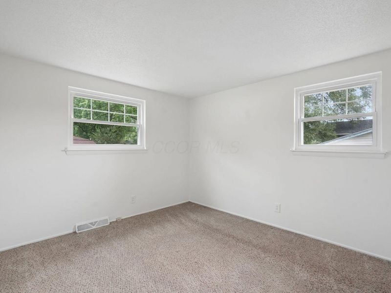 4977 Warminster Drive, Columbus, OH 43232 Photo 14