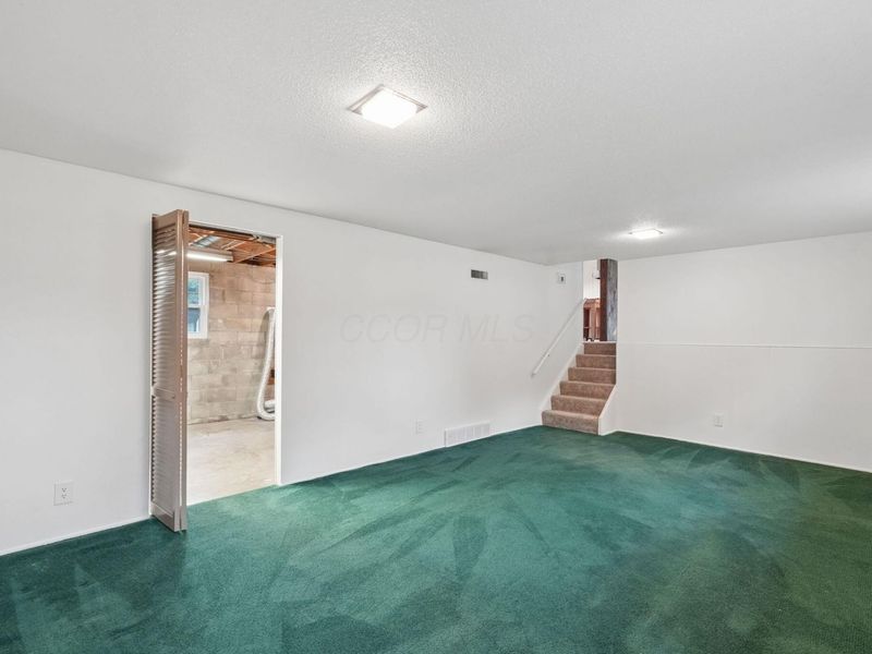 4977 Warminster Drive, Columbus, OH 43232 Photo 22