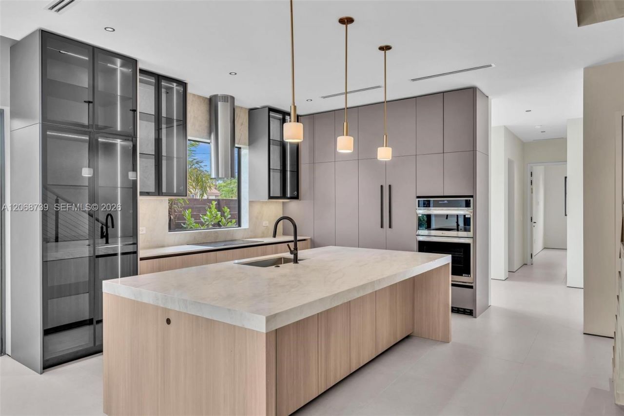 2222 SW 14th St , Unit right, Miami, FL 33145 Photo