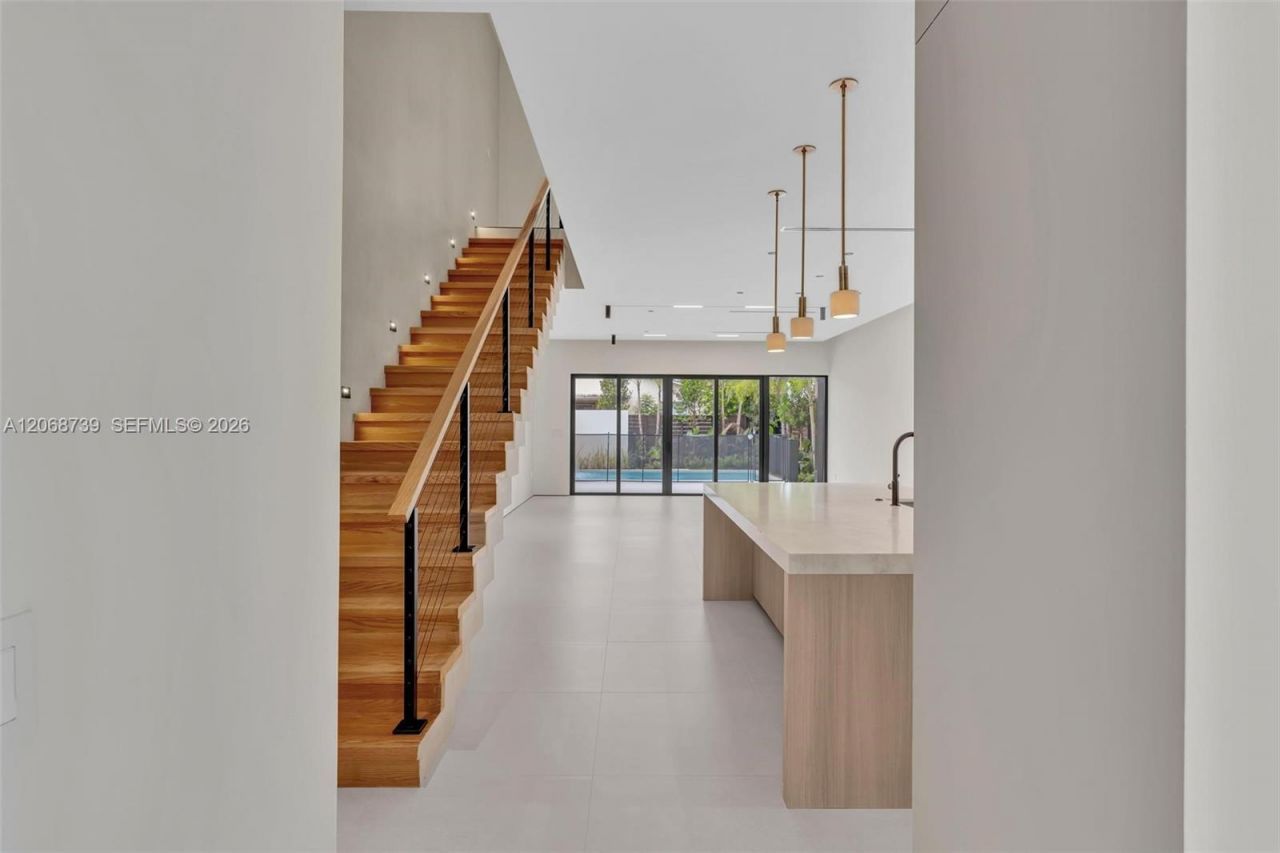 2222 SW 14th St , Unit right, Miami, FL 33145 Photo