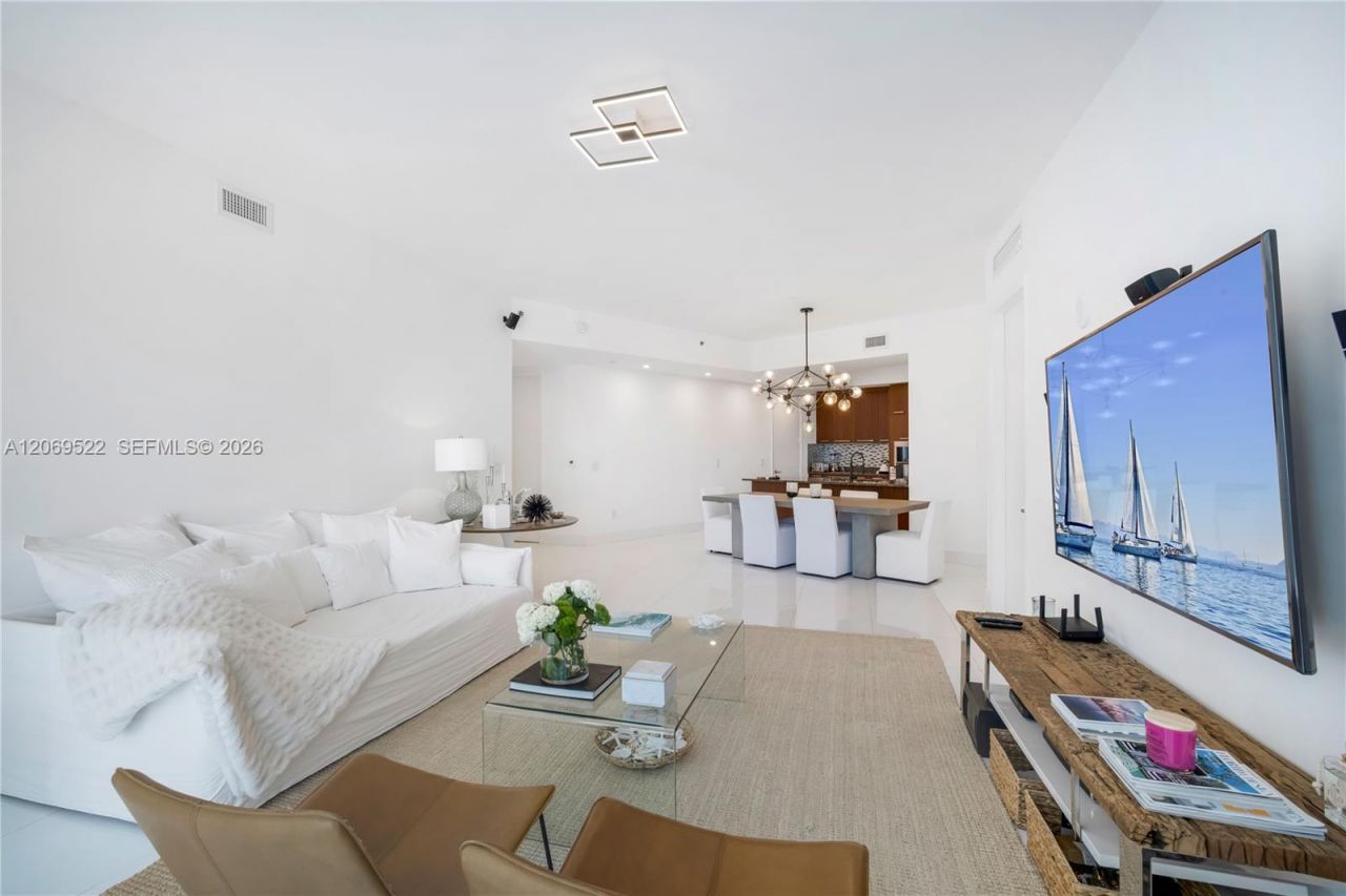 15901 Collins Ave, Unit 707, Sunny Isles Beach, FL 33160 Photo