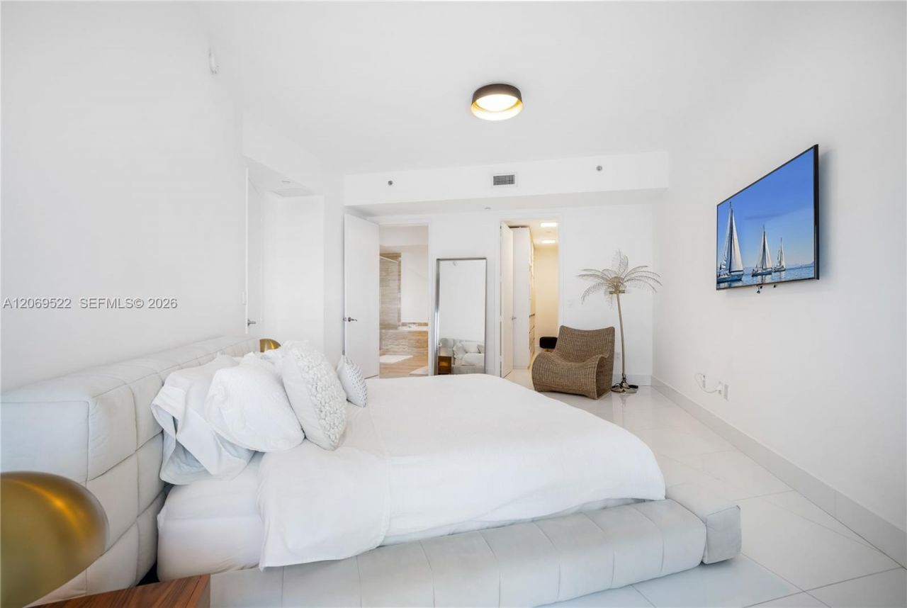 15901 Collins Ave, Unit 707, Sunny Isles Beach, FL 33160 Photo