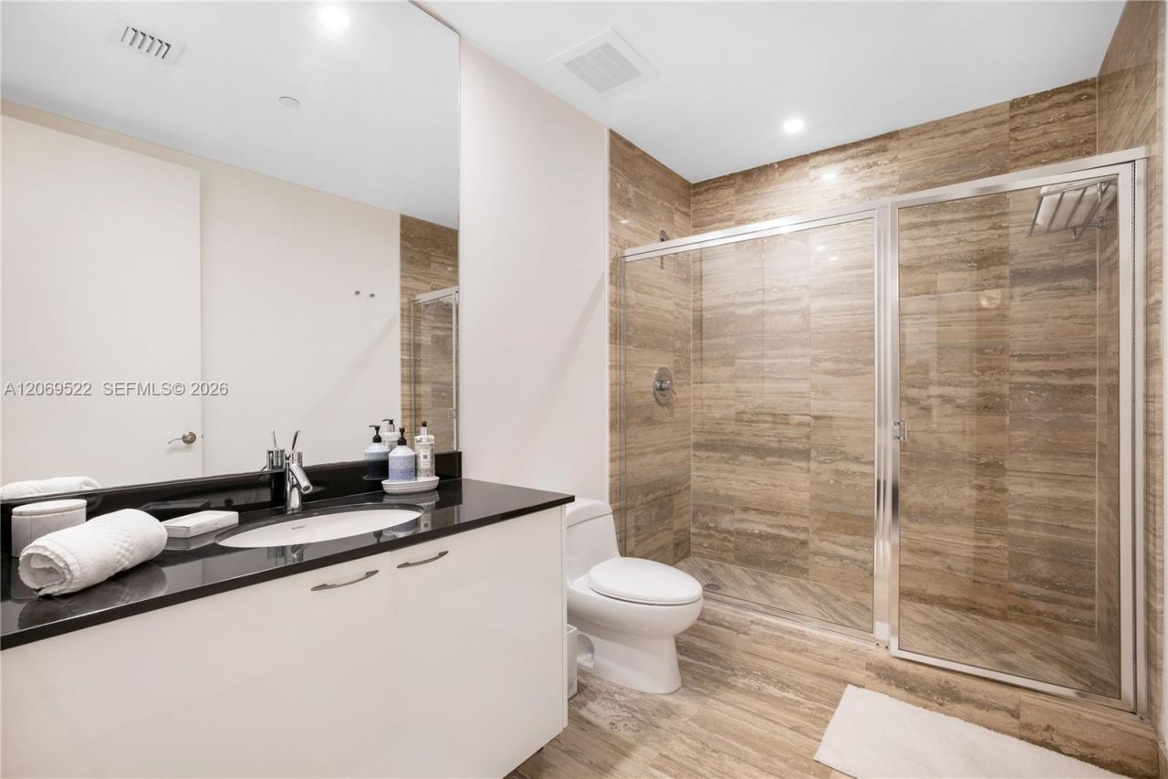 15901 Collins Ave, Unit 707, Sunny Isles Beach, FL 33160 Photo