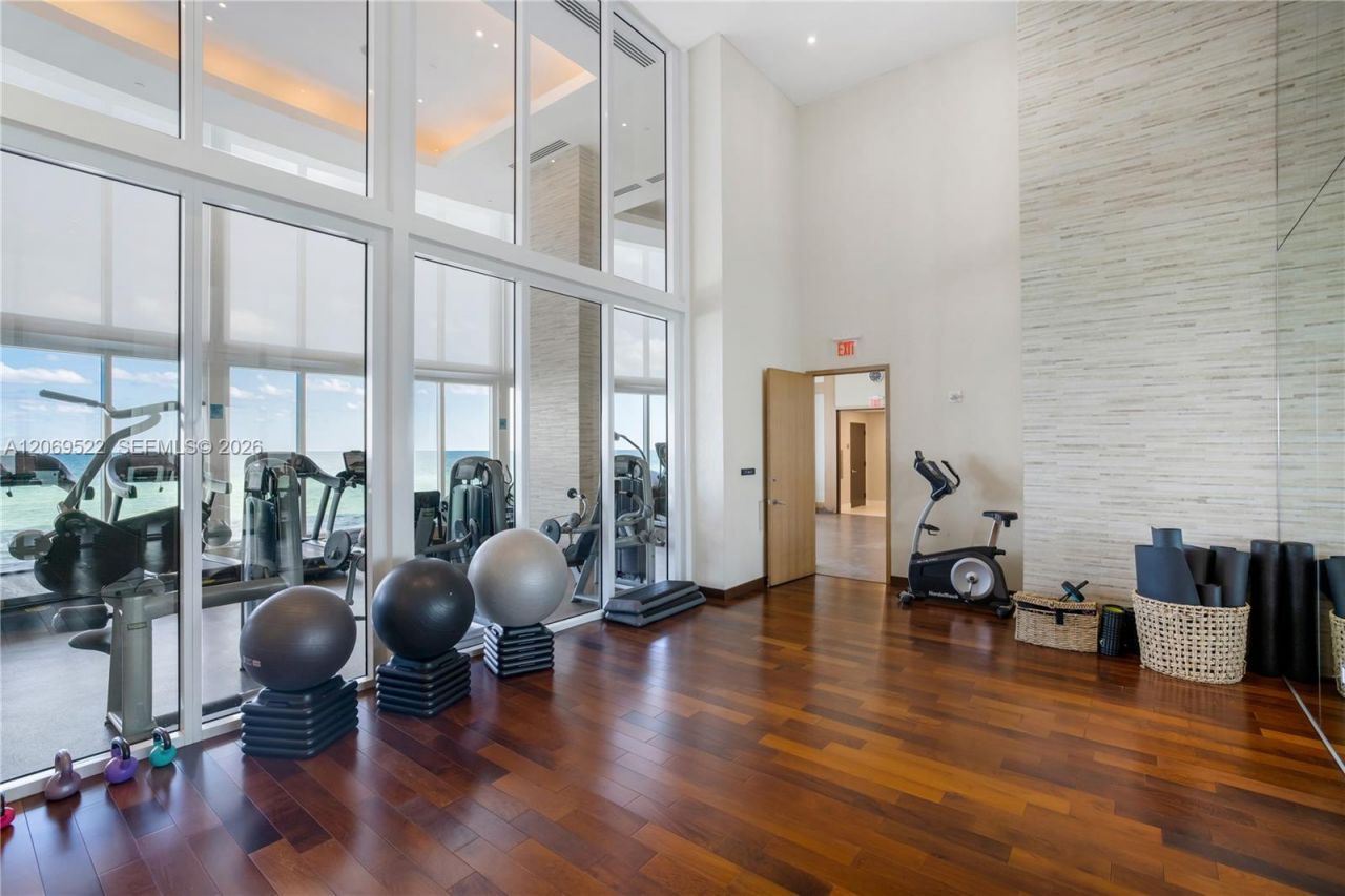 15901 Collins Ave, Unit 707, Sunny Isles Beach, FL 33160 Photo