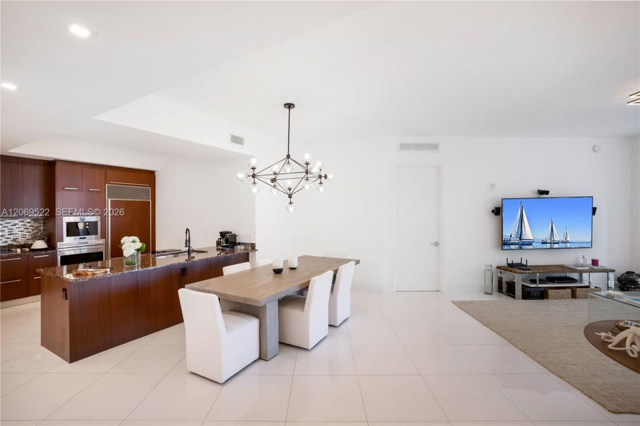 15901 Collins Ave, Unit 707, Sunny Isles Beach, FL 33160 Photo