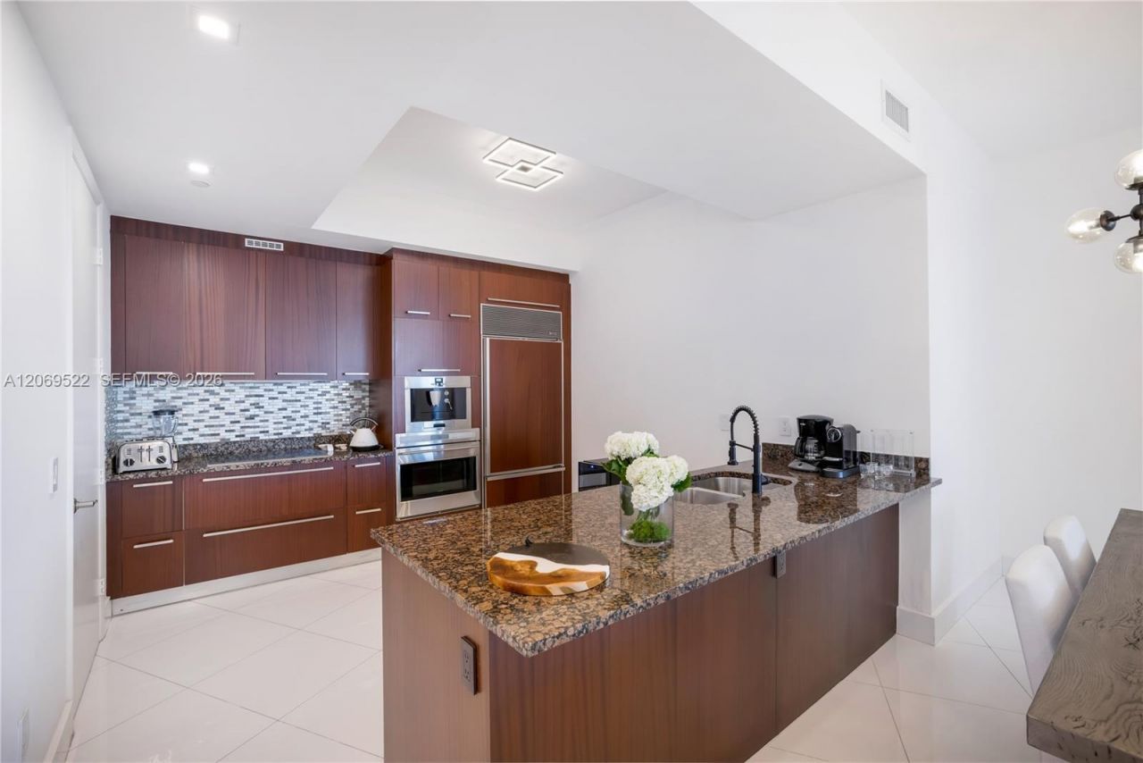 15901 Collins Ave, Unit 707, Sunny Isles Beach, FL 33160 Photo
