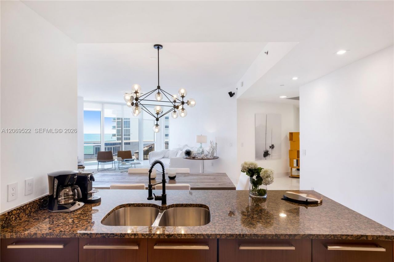 15901 Collins Ave, Unit 707, Sunny Isles Beach, FL 33160 Photo